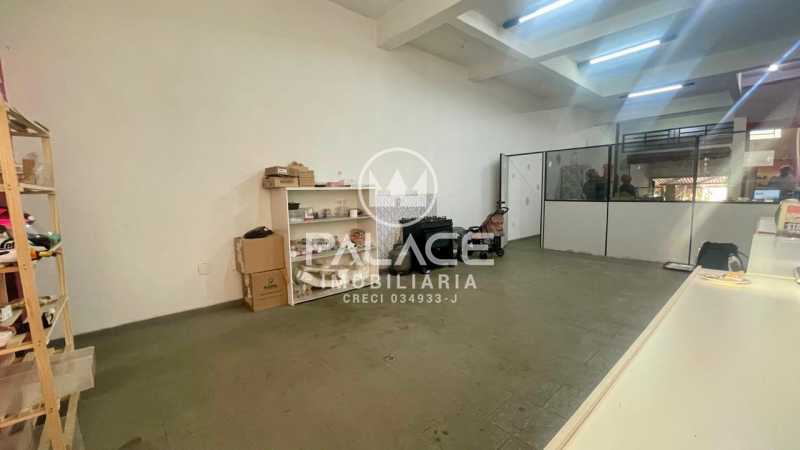 Imagens do imóveis Barracão :  / Comercial / Castelinho