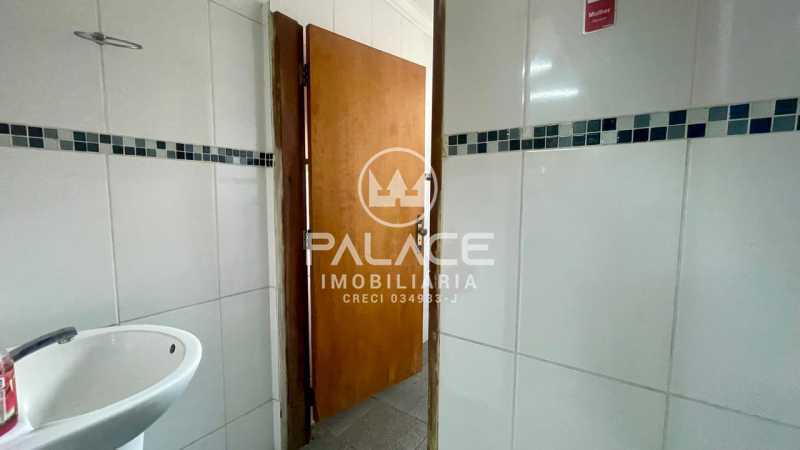 Imagens do imóveis Barracão :  / Comercial / Castelinho