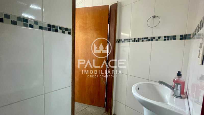 Imagens do imóveis Barracão :  / Comercial / Castelinho