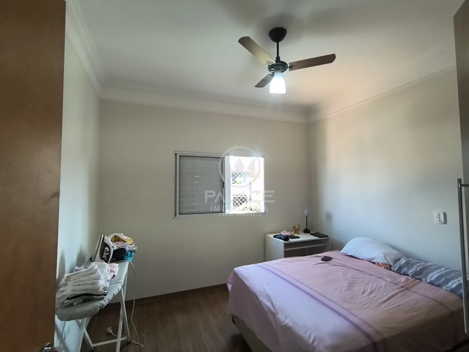 Casa à Venda no Condomínio Leão