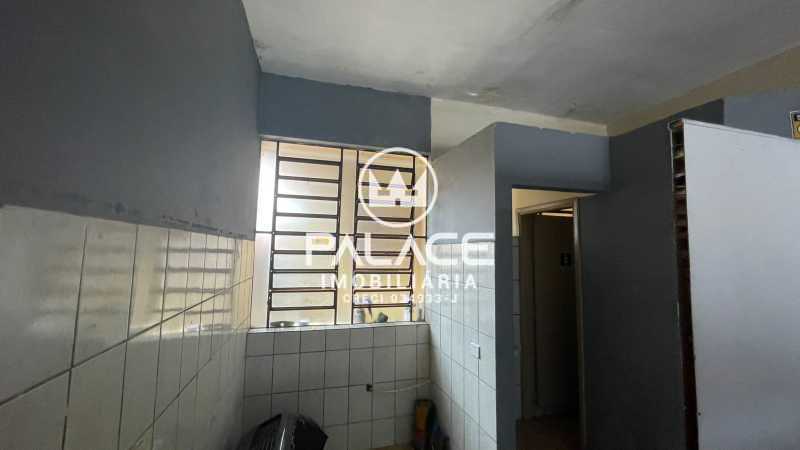 Imagens do imóveis Barracão :  / Comercial / Santa Terezinha