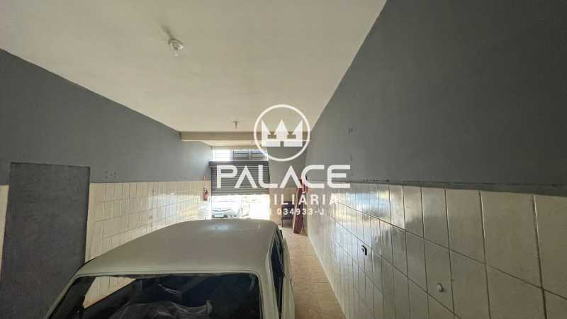 Imagens do imóveis Barracão :  / Comercial / Santa Terezinha