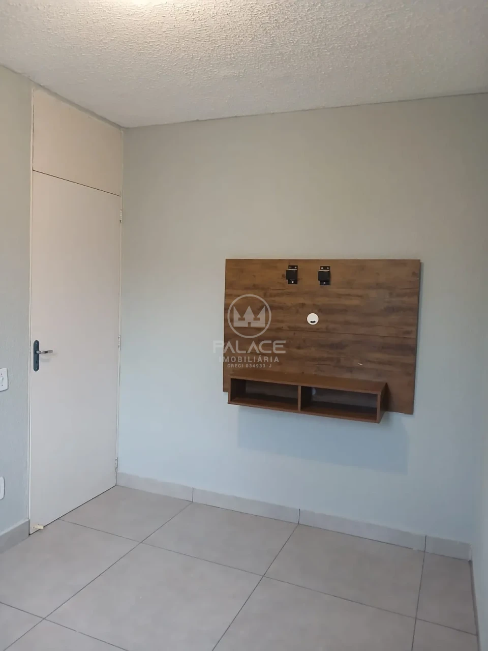 Apto á Venda no Condominio Ipê Amarelo  - Parque Orlanda 1
