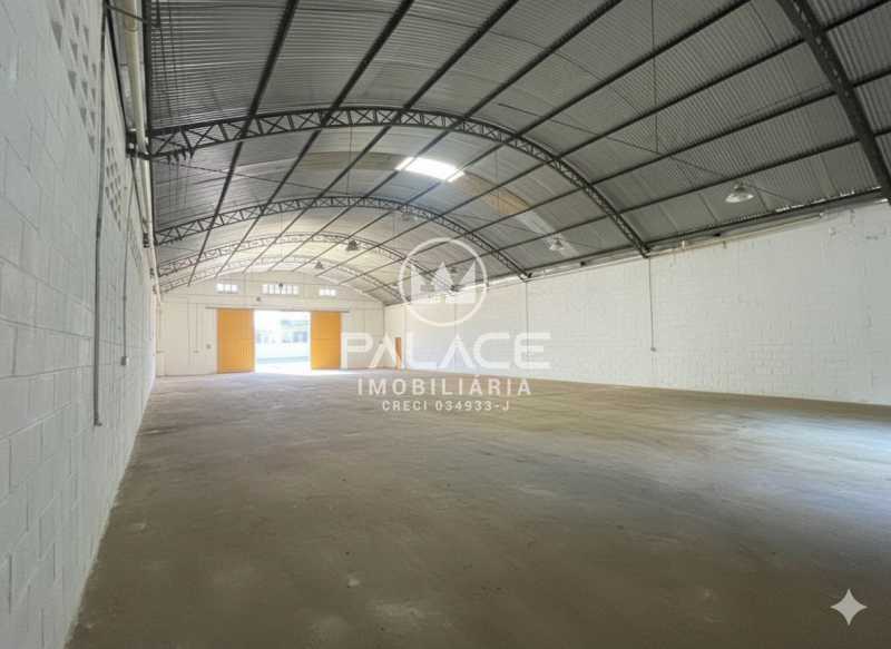 Imagens do imóveis Barracão :  / Comercial / Chácaras Água Branca