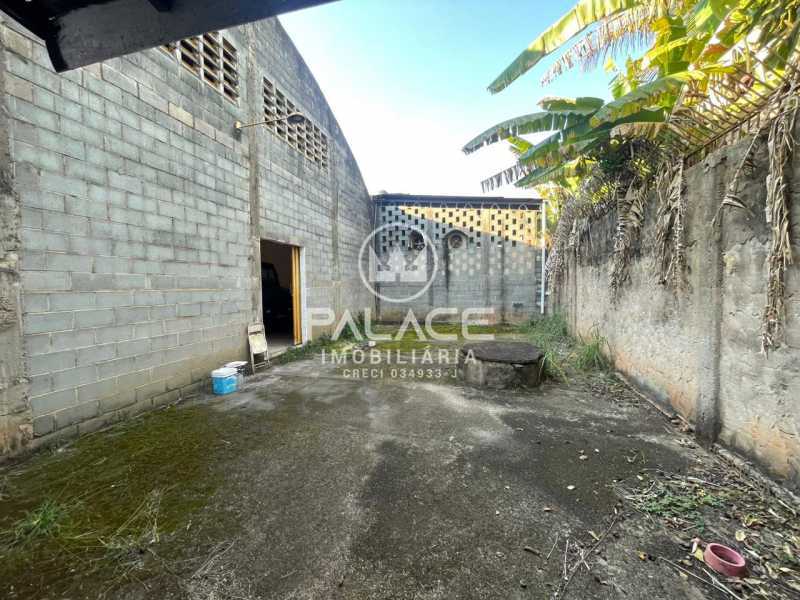 Imagens do imóveis Barracão :  / Comercial / Chácaras Água Branca