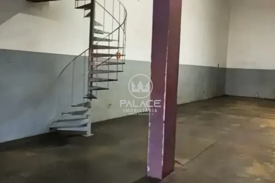 Barracão disponivel para locação
