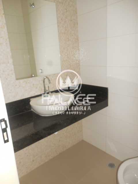 Imagens do imóveis Salão :  / Comercial / Centro