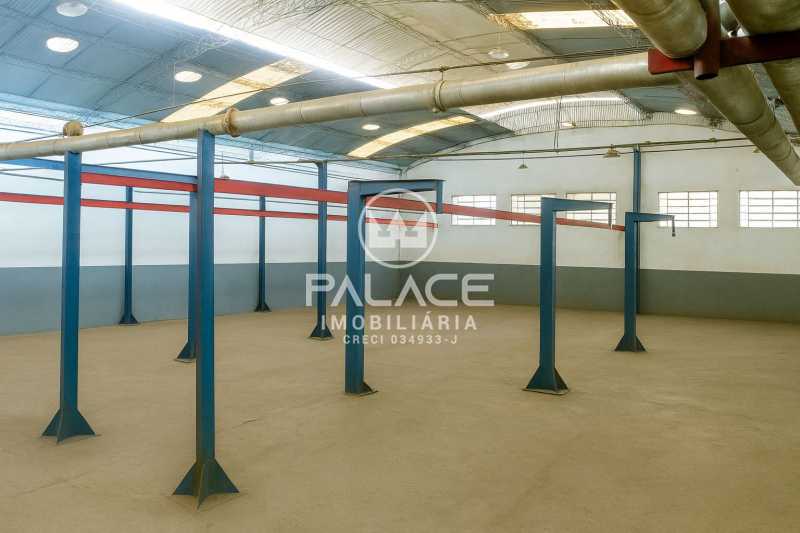 Imagens do imóveis Barracão :  / Comercial / Vila Rezende