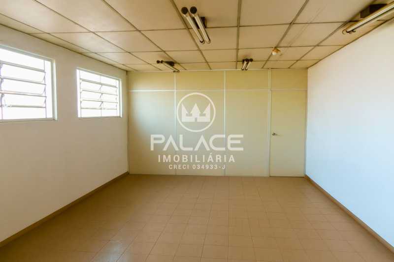 Imagens do imóveis Barracão :  / Comercial / Vila Rezende