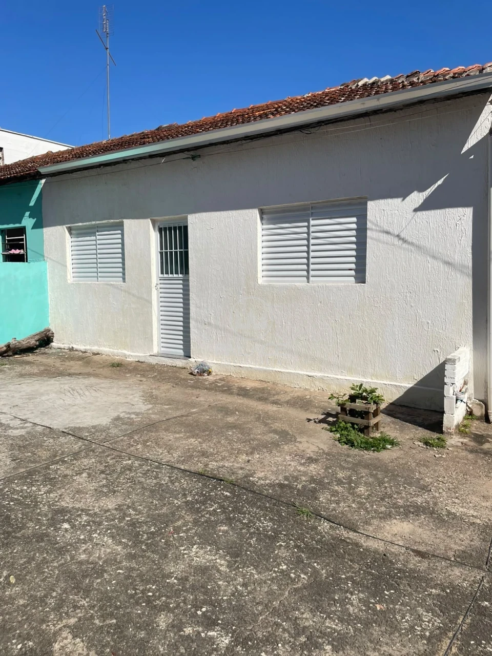 vende 7 quitinetes e 2 comercial, no mesmo terreno. Excelente investimento