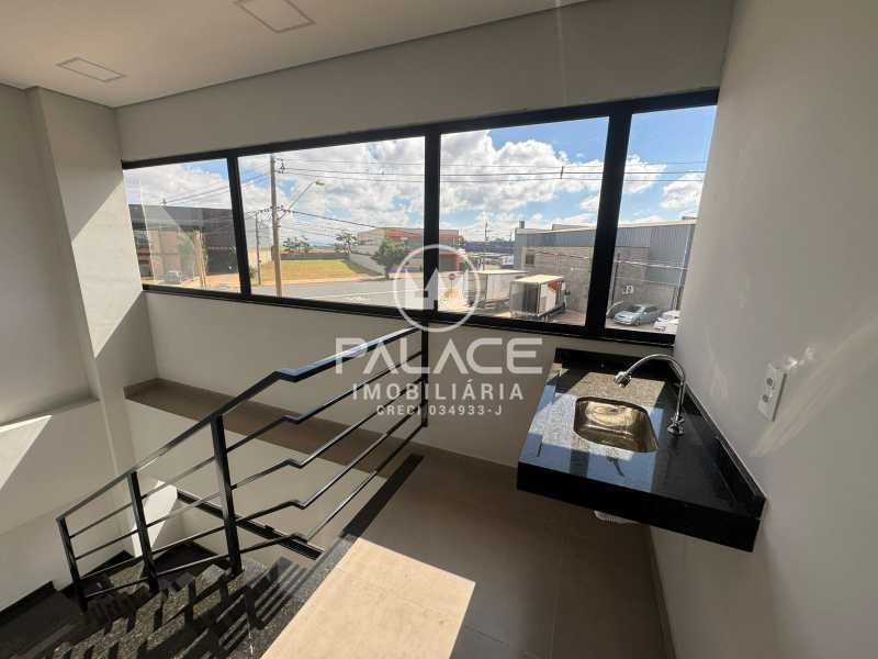 Imagens do imóveis EXCELENTE BARRACÃO EM CONDOMÍNIO FECHADO INDUSTRIAL