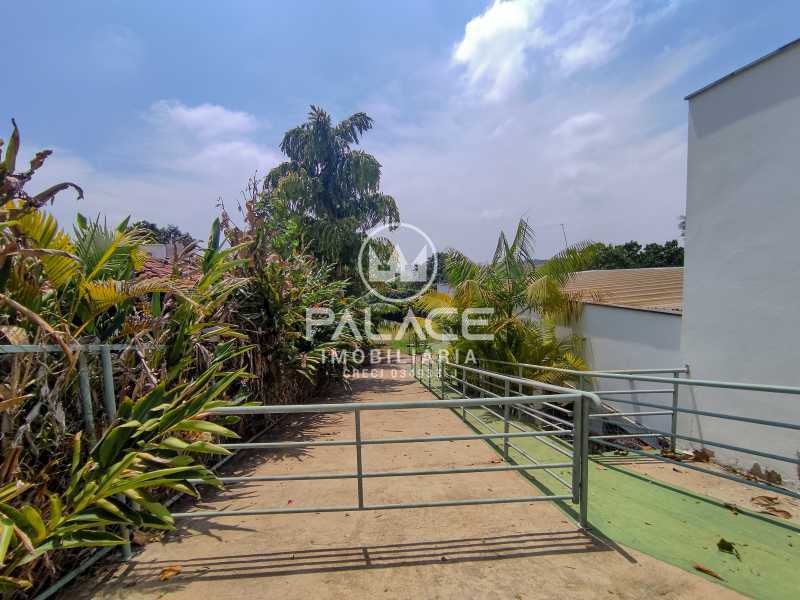 Imagens do imóveis Salão, 322m², trifásico :  / Comercial / Estância Lago Azul (Ártemis)