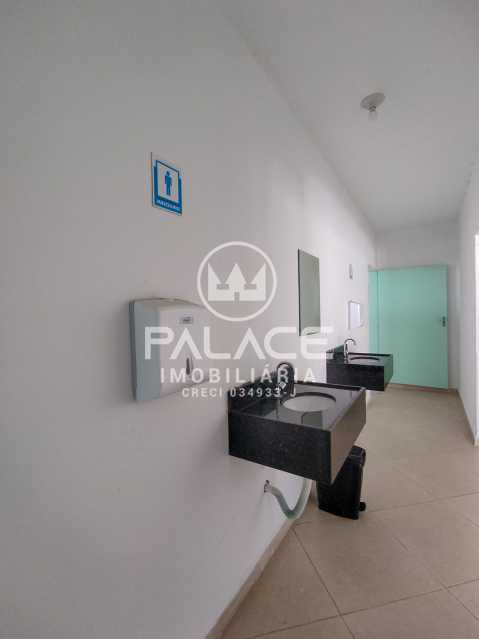 Imagens do imóveis Salão, 322m², trifásico :  / Comercial / Estância Lago Azul (Ártemis)