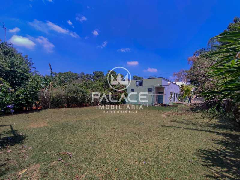 Imagens do imóveis Salão, 322m², trifásico :  / Comercial / Estância Lago Azul (Ártemis)