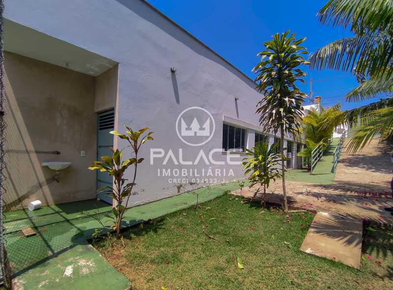 Imagens do imóveis Salão, 322m², trifásico :  / Comercial / Estância Lago Azul (Ártemis)