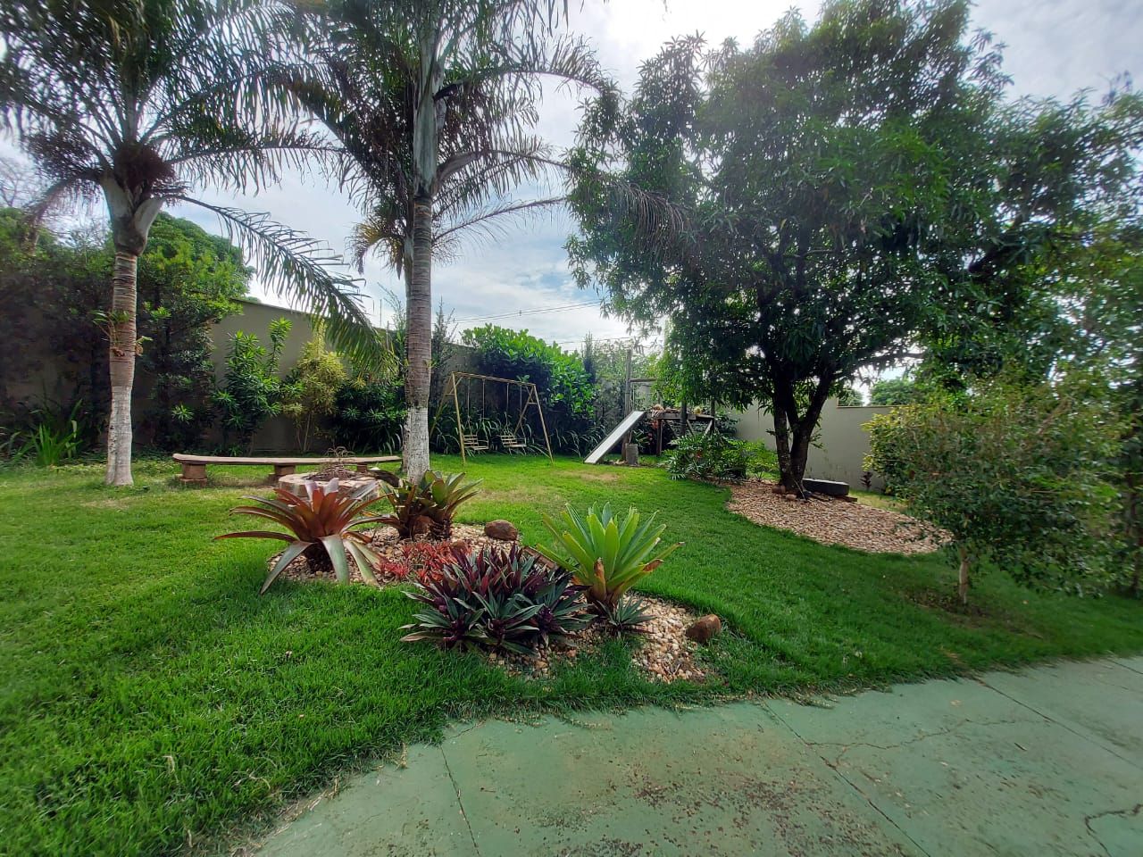 Imagens do imóveis Chácara à venda, 1000 m² por RS 750.000,00 - Estância Lago Azul (Ártemis) - Piracicaba-SP