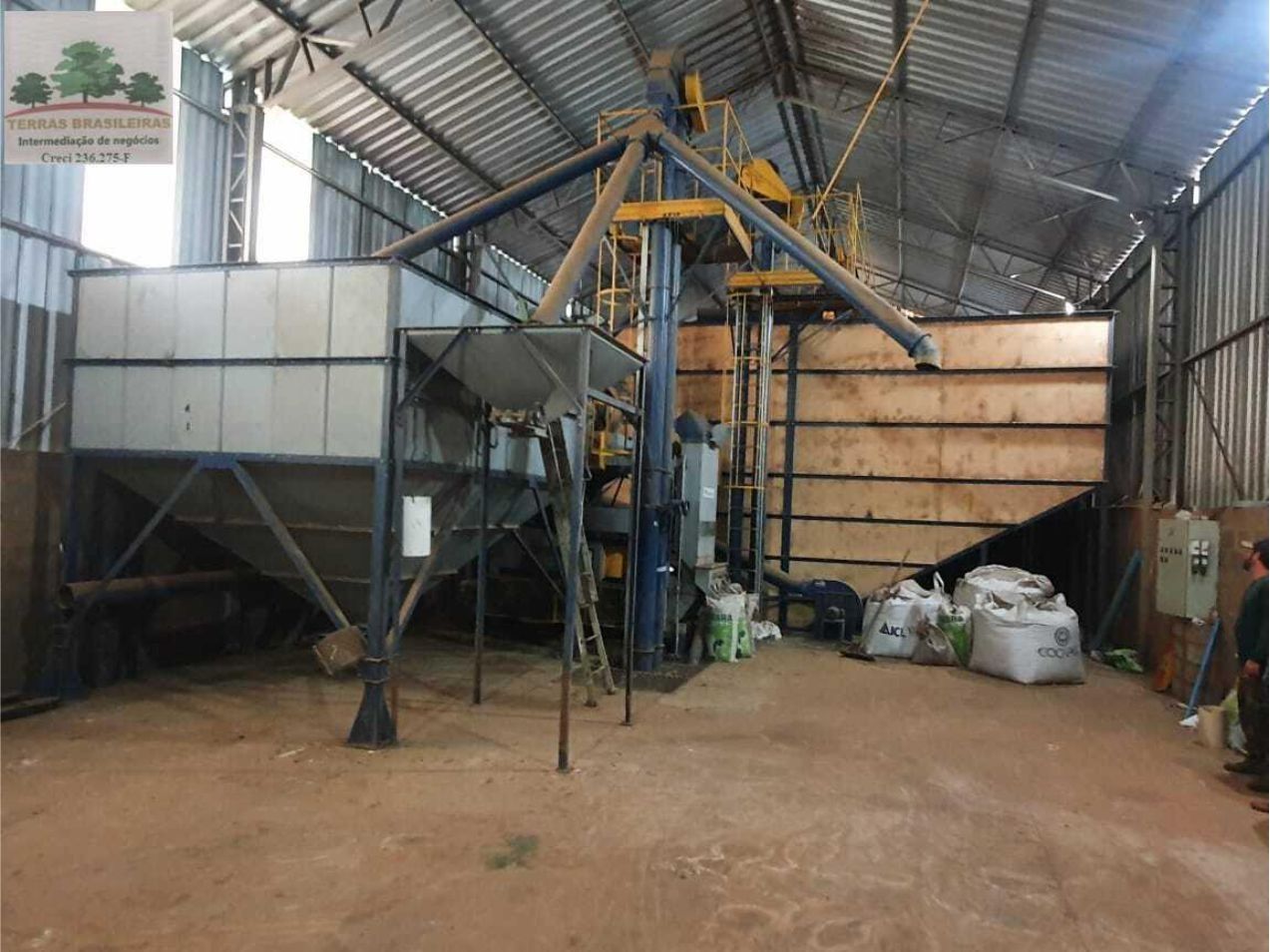 Imagens do imóveis fazenda à venda em zona rural, perdizes 10 quartos