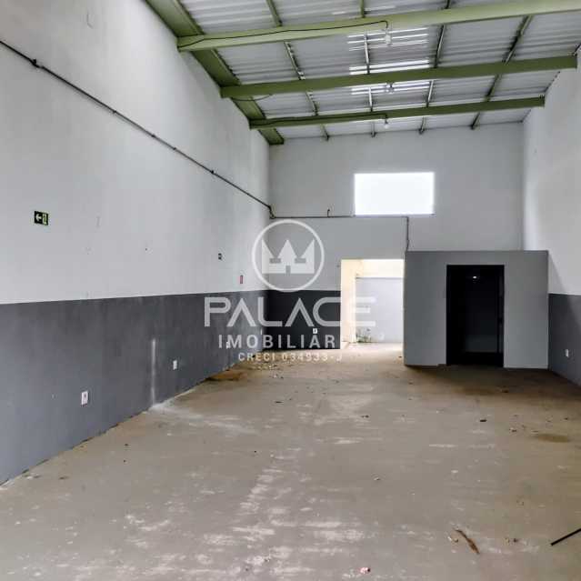 Imagens do imóveis Barracão :  / Comercial / Vila Industrial