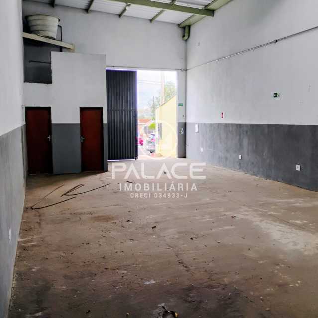 Imagens do imóveis Barracão :  / Comercial / Vila Industrial