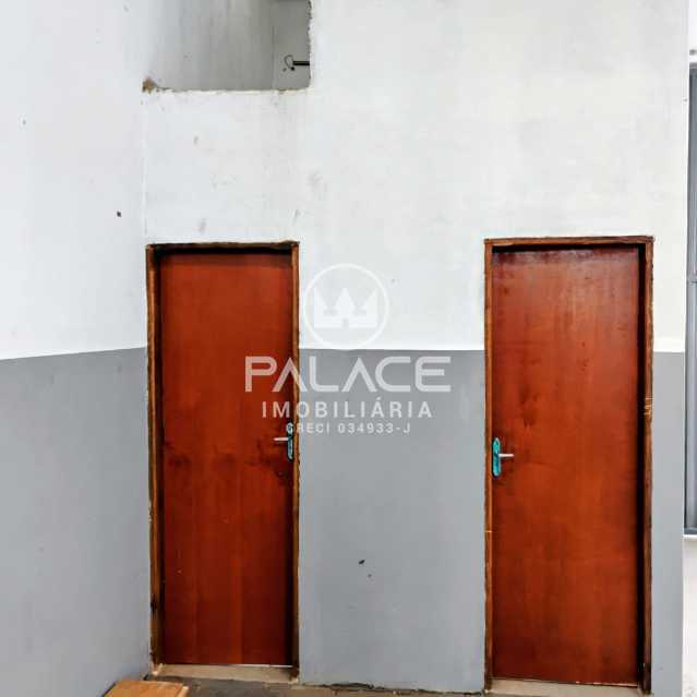 Imagens do imóveis Barracão :  / Comercial / Vila Industrial