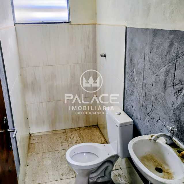 Imagens do imóveis Barracão :  / Comercial / Vila Industrial