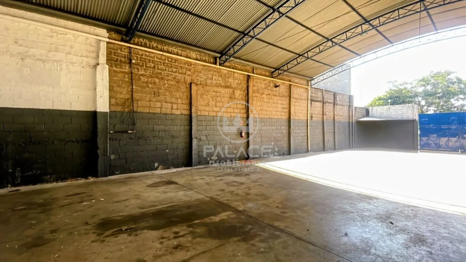 Barracão disponivel para locação