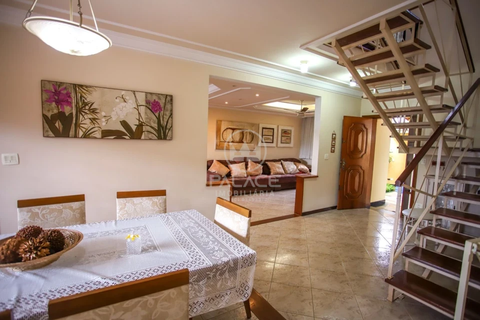 Sobrado de alto Padrão a venda em bairro Nova América