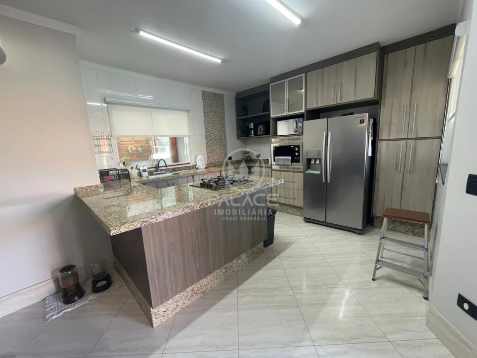 Casa, 4 quartos, 348 m² - Foto 1