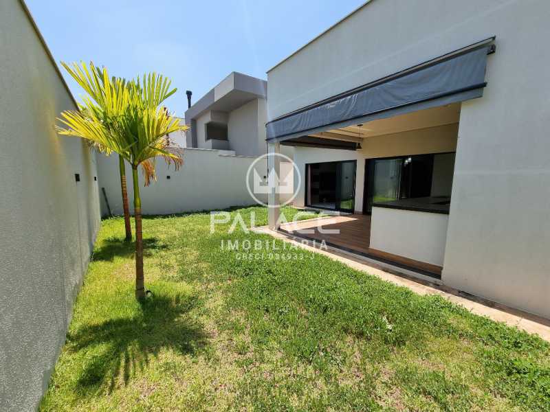 Casa em Condomínio :  / Residencial / Santa Rosa