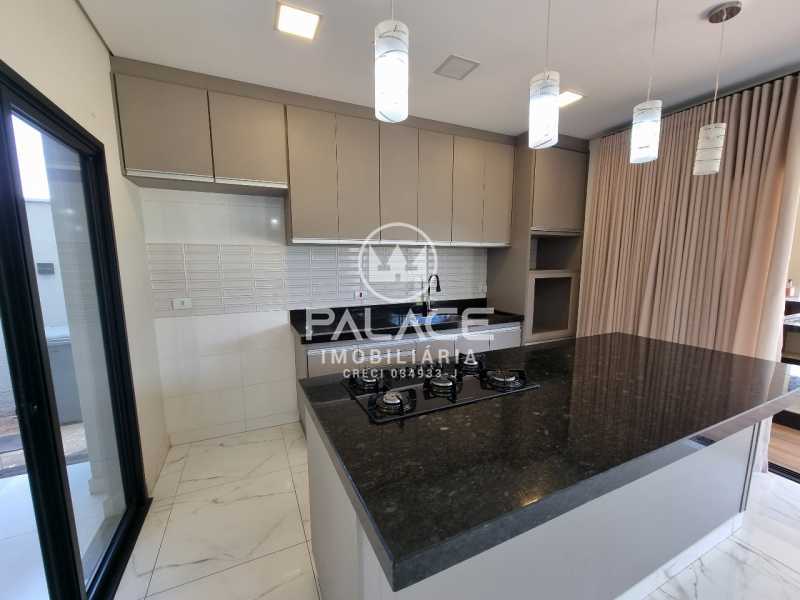 Casa em Condomínio :  / Residencial / Santa Rosa