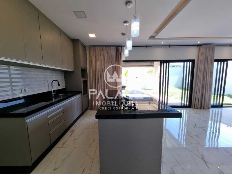 Casa em Condomínio :  / Residencial / Santa Rosa