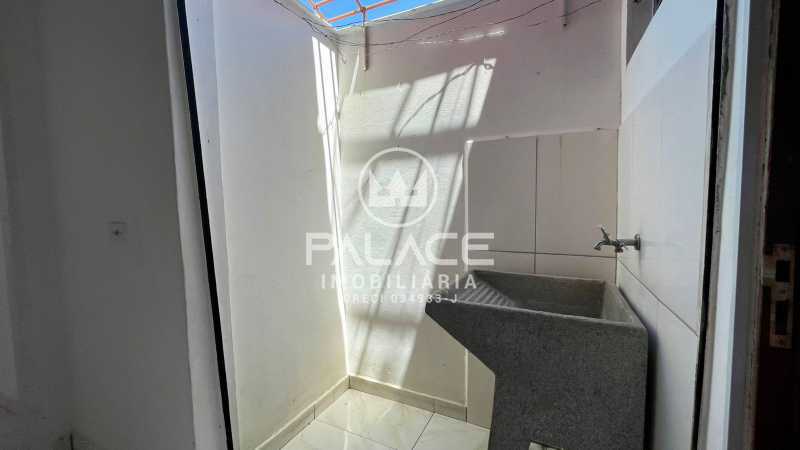 Casa de rua :  / Residencial / Jardim Glória