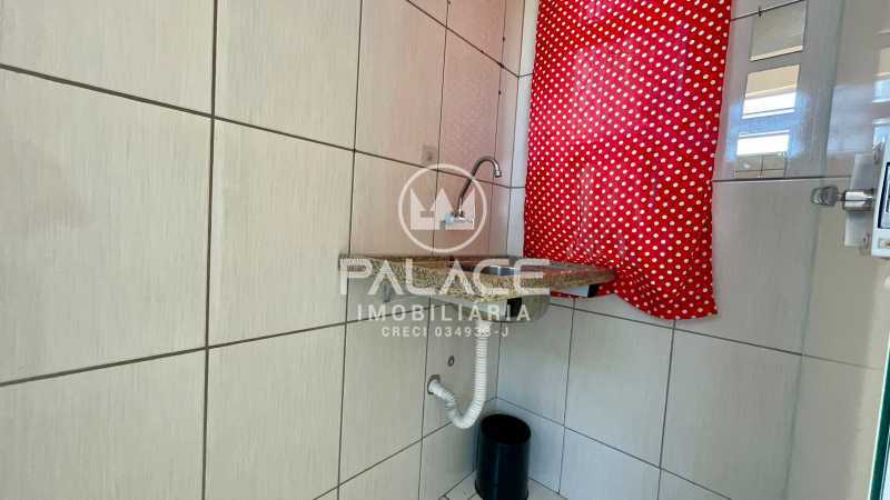 Casa de rua :  / Residencial / Jardim Glória