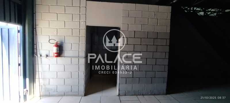 Imagens do imóveis Barracão :  / Comercial / Paulicéia
