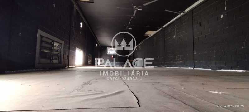 Imagens do imóveis Barracão :  / Comercial / Paulicéia