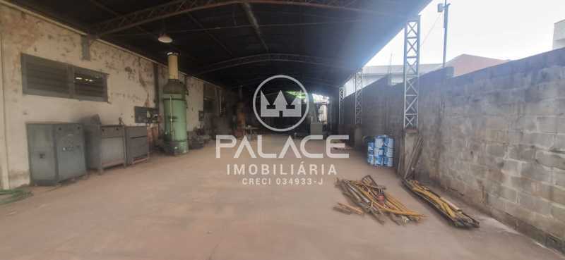 Imagens do imóveis Barracão :  / Comercial / Vila Independência