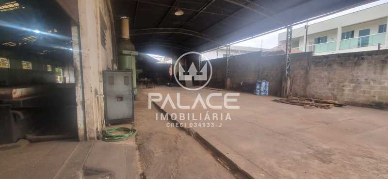 Imagens do imóveis Barracão :  / Comercial / Vila Independência