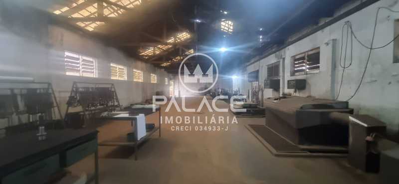 Imagens do imóveis Barracão :  / Comercial / Vila Independência