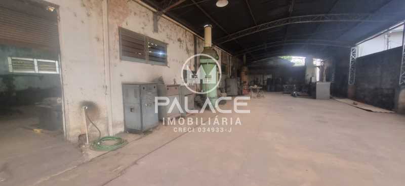 Imagens do imóveis Barracão :  / Comercial / Vila Independência