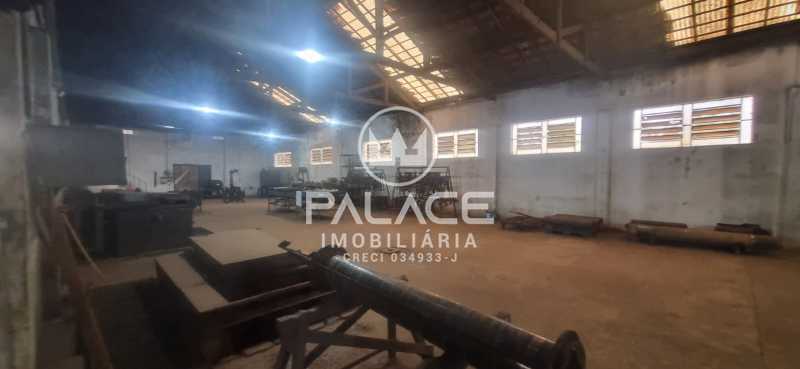 Imagens do imóveis Barracão :  / Comercial / Vila Independência