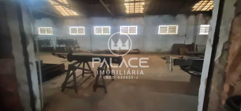 Imagens do imóveis Barracão :  / Comercial / Vila Independência