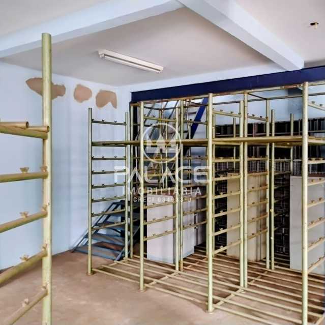 Barracão :  / Comercial / Vila Rezende