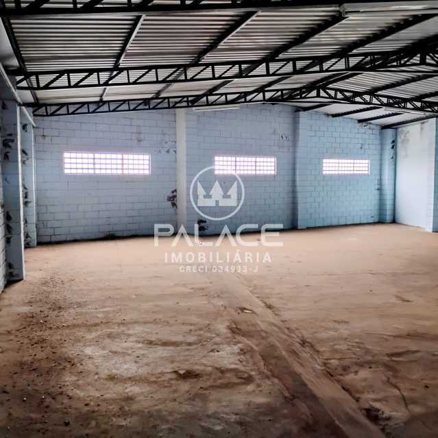 Barracão :  / Comercial / Vila Rezende