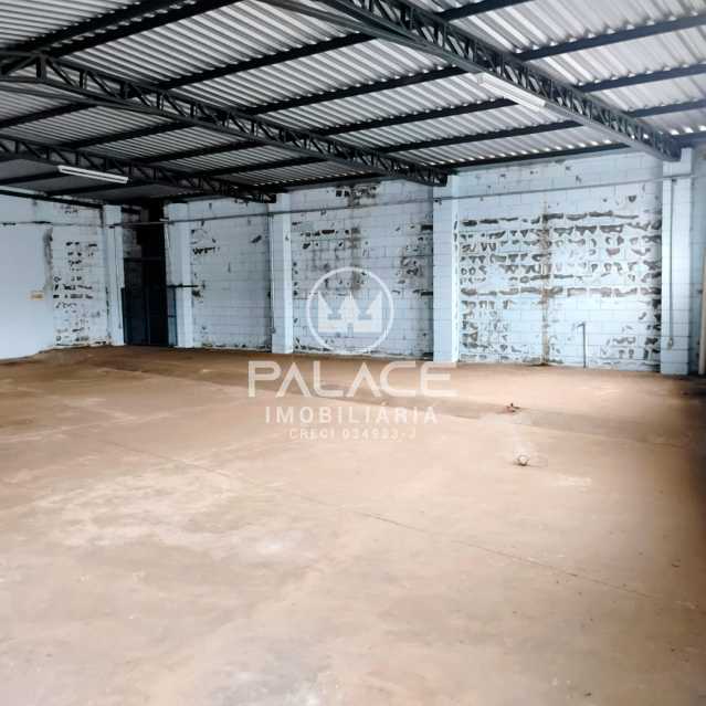 Barracão :  / Comercial / Vila Rezende