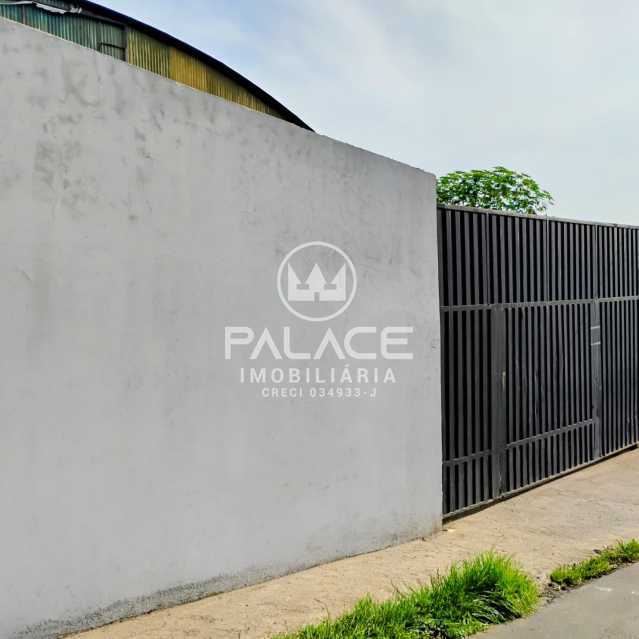 Imagens do imóveis Barracão :  / Comercial / Paulicéia