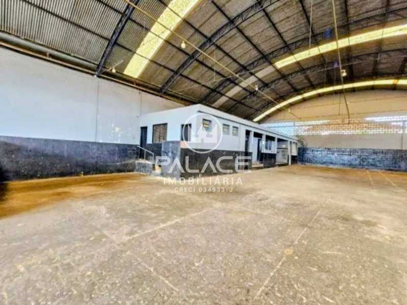 Imagens do imóveis Barracão :  / Comercial / Paulicéia