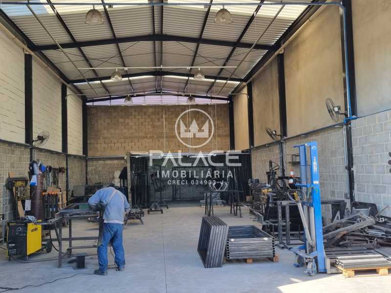 Imagens do imóveis Barracão :  / Comercial / Residencial Serra Verde