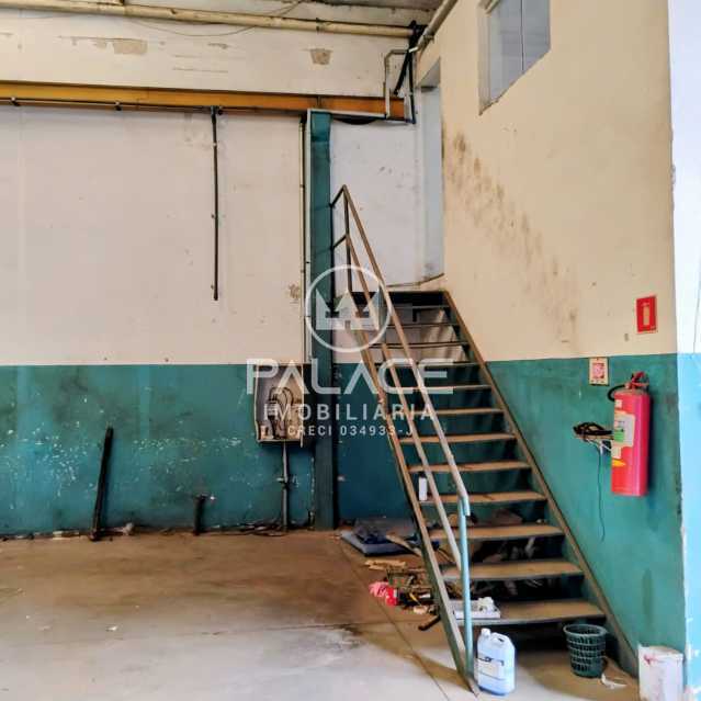 Imagens do imóveis Barracão :  / Comercial / Jardim Algodoal