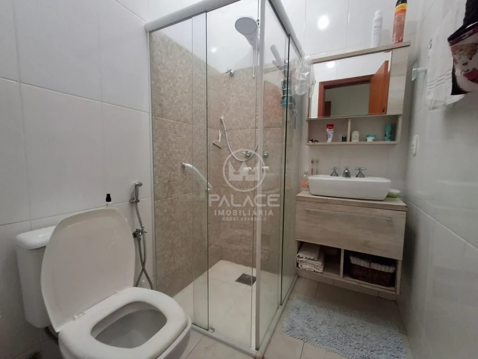 Casa térrea com 3 suítes no Recanto Piracicamirim, Piracicaba, SP.