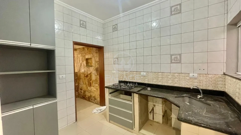 CASA COM 3 QUARTOS, SENDO 1 SUITE PARA LOCAÇÃO NO BAIRRO JARDIM CAXAMBU